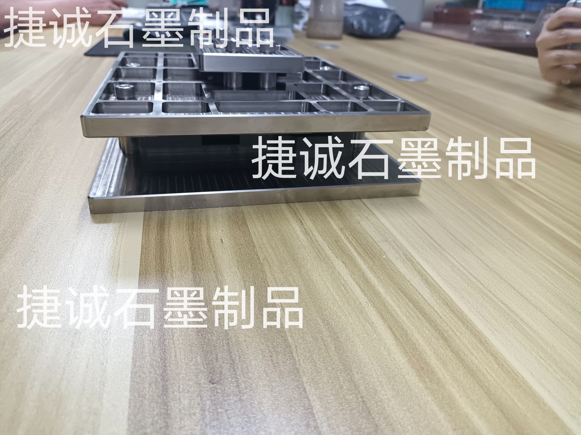 水冷板不锈钢复合石墨模具,水冷板钎焊石墨模具